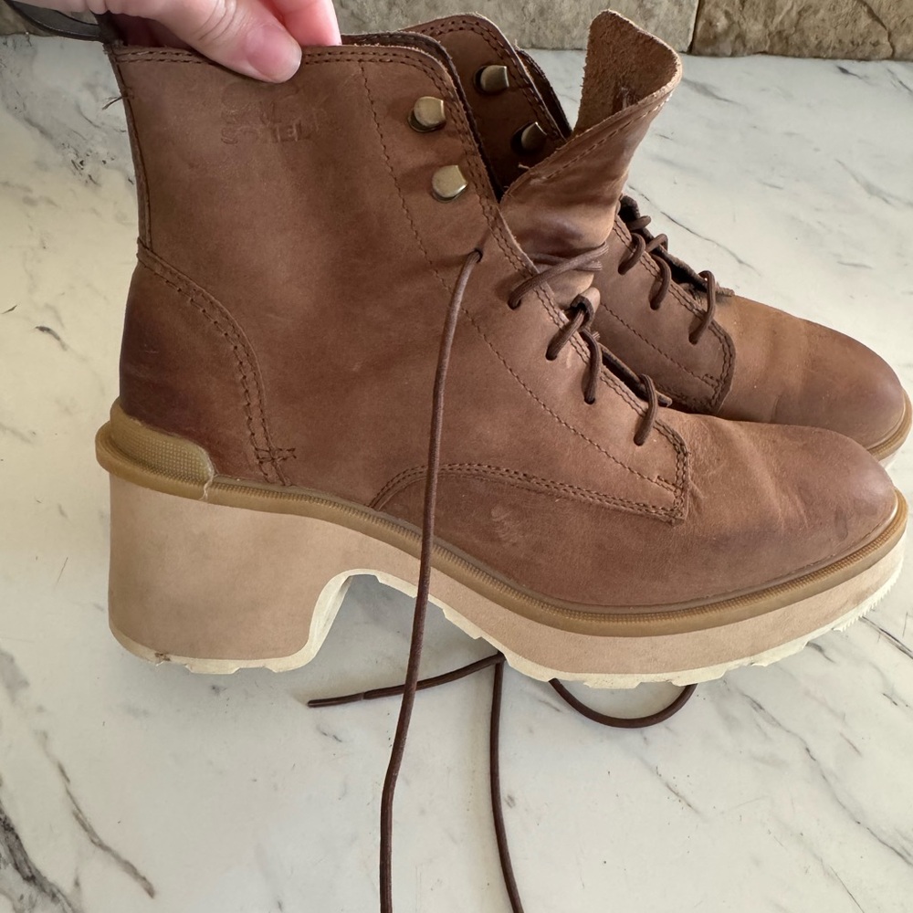 Women's Sorel Hi-Line Heel Lace Boot In Umber Ceramic